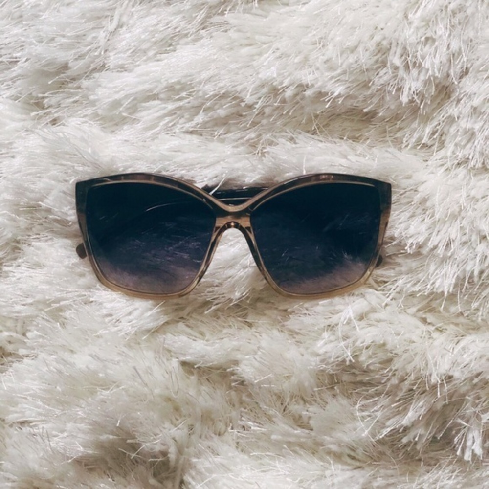 HOUSE OF HARLOW SUNGLASSES
